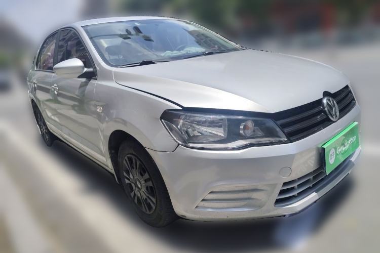 Used Volkswagen Jetta 2015 1.6L Manual Fashion Edition Front Right 45 Deg