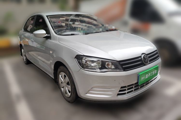 Used Volkswagen Jetta 2015 Value Edition 1.6L Manual Fashionable Style Front Right 45 Deg