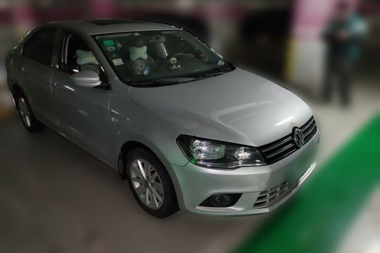 Used Volkswagen Jetta 2015 Value Edition 1.6L Automatic Comfort Version Front Right 45 Deg