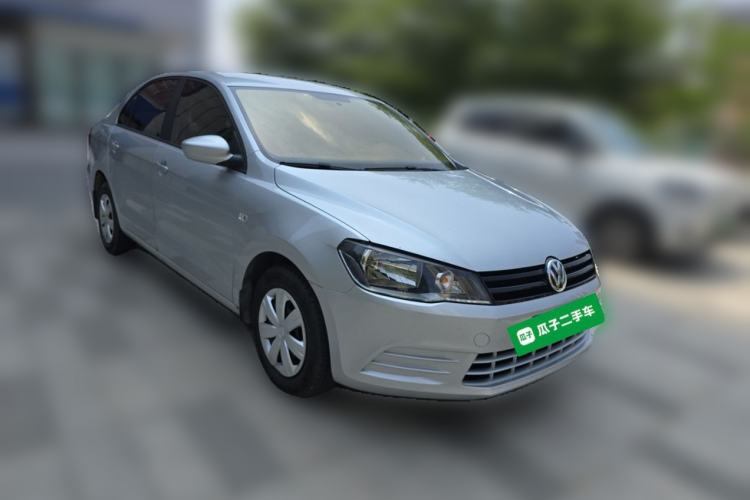 Used Volkswagen Jetta 2015 Value Edition 1.6L Manual Fashionable Style Front Right 45 Deg
