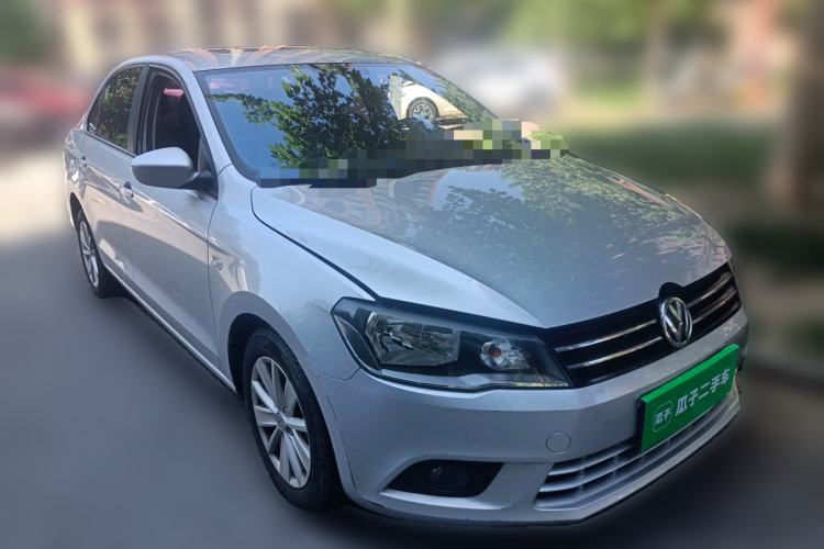 Used Volkswagen Jetta 2015 1.6L Manual Comfort Model Front Right 45 Deg