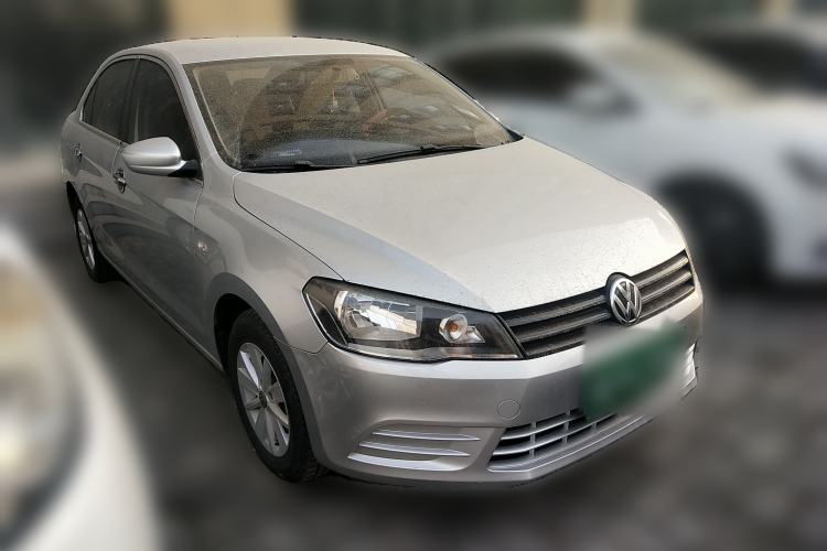 Used Volkswagen Jetta 2015 Value Edition 1.6L Manual Fashionable Style Front Right 45 Deg