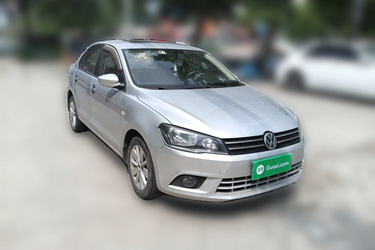 Used Volkswagen Jetta 2015 1.4L Manual Comfort Model Front Right 45 Deg