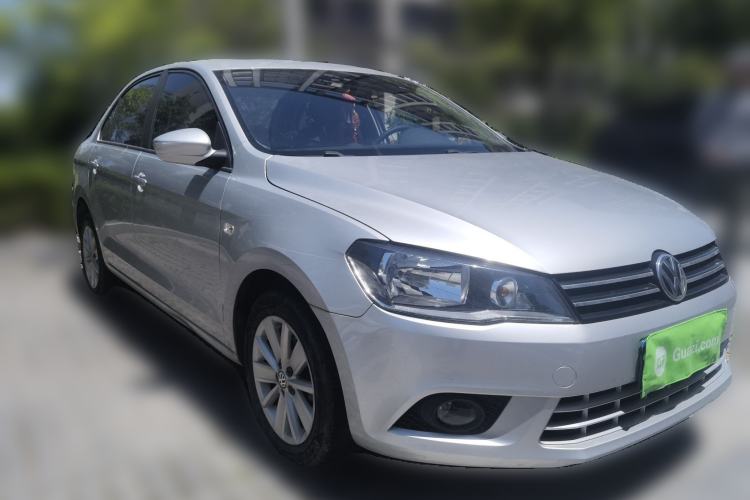 Used Volkswagen Jetta 2015 1.6L Manual Comfort Model Front Right 45 Deg