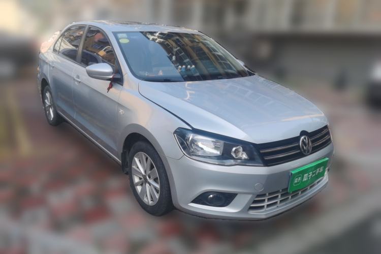 Used Volkswagen Jetta 2015 1.4L Manual Comfort Model Front Right 45 Deg