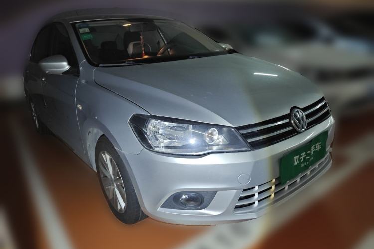 Used Volkswagen Jetta 2015 Value Edition 1.6L Automatic Comfort Version Front Right 45 Deg