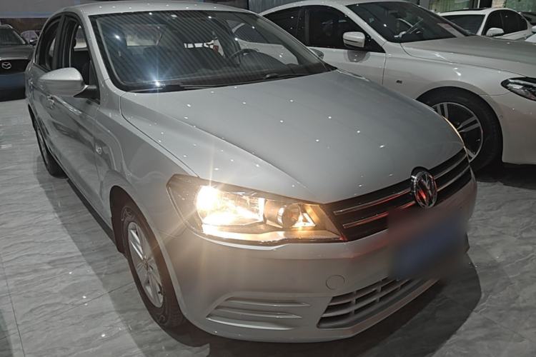 Used Volkswagen Jetta 2015 Value Edition 1.6L Automatic Fashion Version Front Right 45 Deg