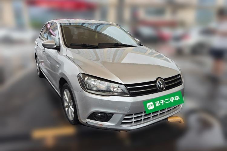 Used Volkswagen Jetta 2015 1.6L Manual Comfort Model Front Right 45 Deg