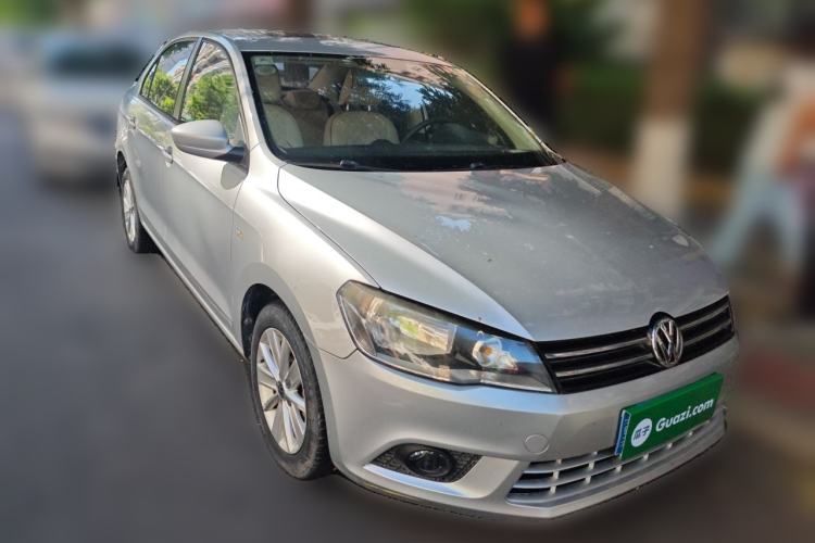 Used Volkswagen Jetta 2015 1.6L Manual Comfort Model Front Right 45 Deg