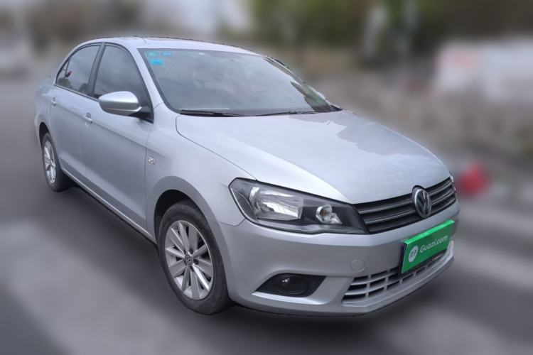 Used Volkswagen Jetta 2015 1.6L Manual Comfort Model Front Right 45 Deg