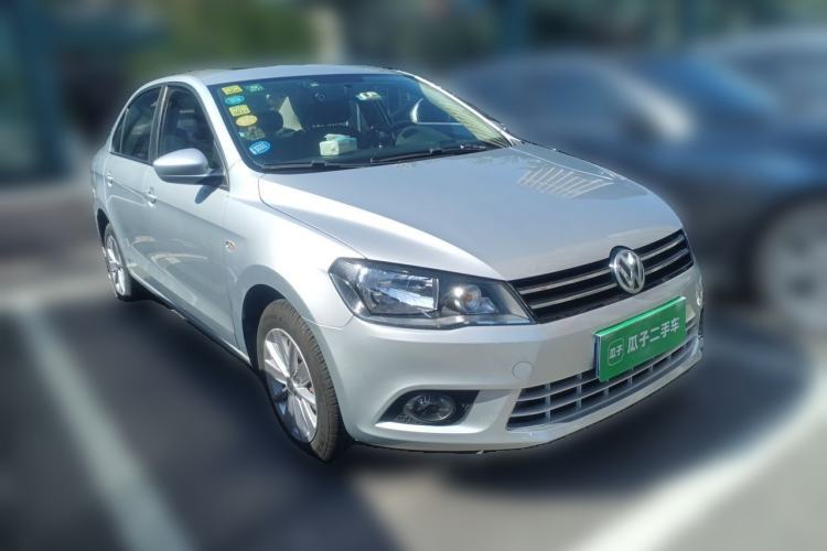 Used Volkswagen Jetta 2015 1.6L Manual Comfort Model Front Right 45 Deg