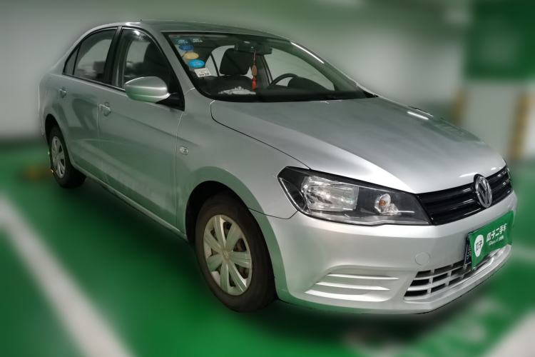 Used Volkswagen Jetta 2015 Zhuihui Edition 1.4L Manual Fashion Model Front Right 45 Deg