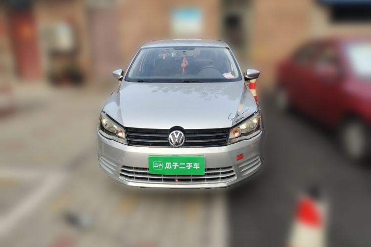 Used Volkswagen Jetta 2015 1.6L Manual Fashion Edition Front