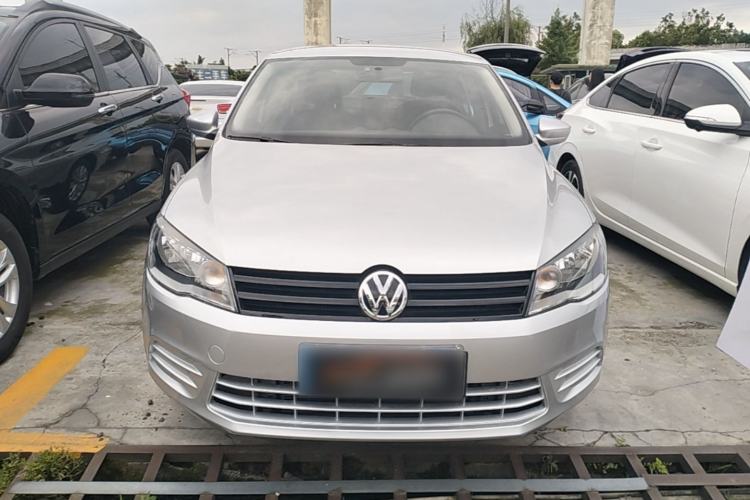 Used Volkswagen Jetta 2015 Value Edition 1.6L Manual Fashionable Style Front