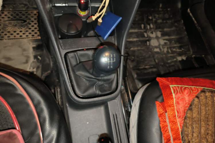 Used Volkswagen Jetta 2015 Zhuihui Edition 1.4L Manual Fashion Model Gear Lever