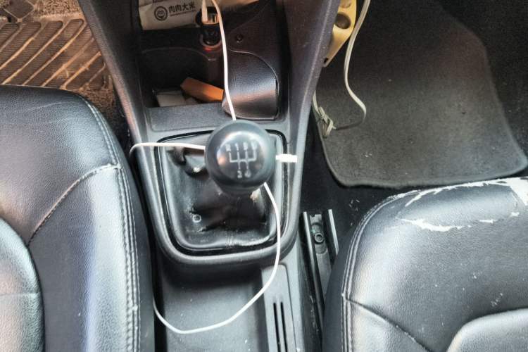 Used Volkswagen Jetta 2015 Value Edition 1.6L Manual Fashionable Style Gear Lever