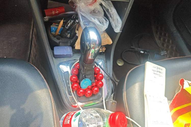Used Volkswagen Jetta 2015 1.6L Automatic Fashion Model Gear Lever