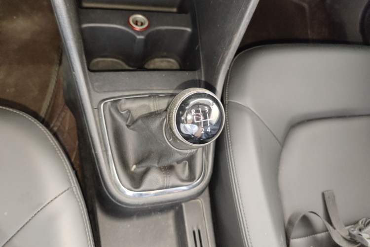 Used Volkswagen Jetta 2015 1.4L Manual Comfort Model Gear Lever