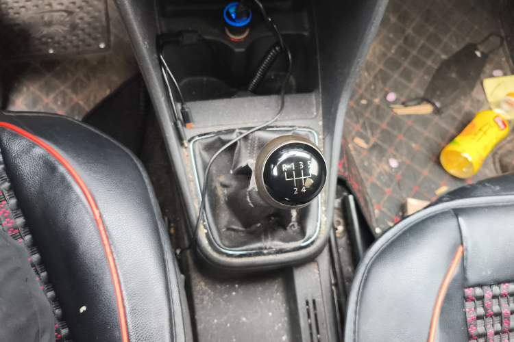 Used Volkswagen Jetta 2015 Zhuihui Edition 1.6L Manual Comfort Model Gear Lever