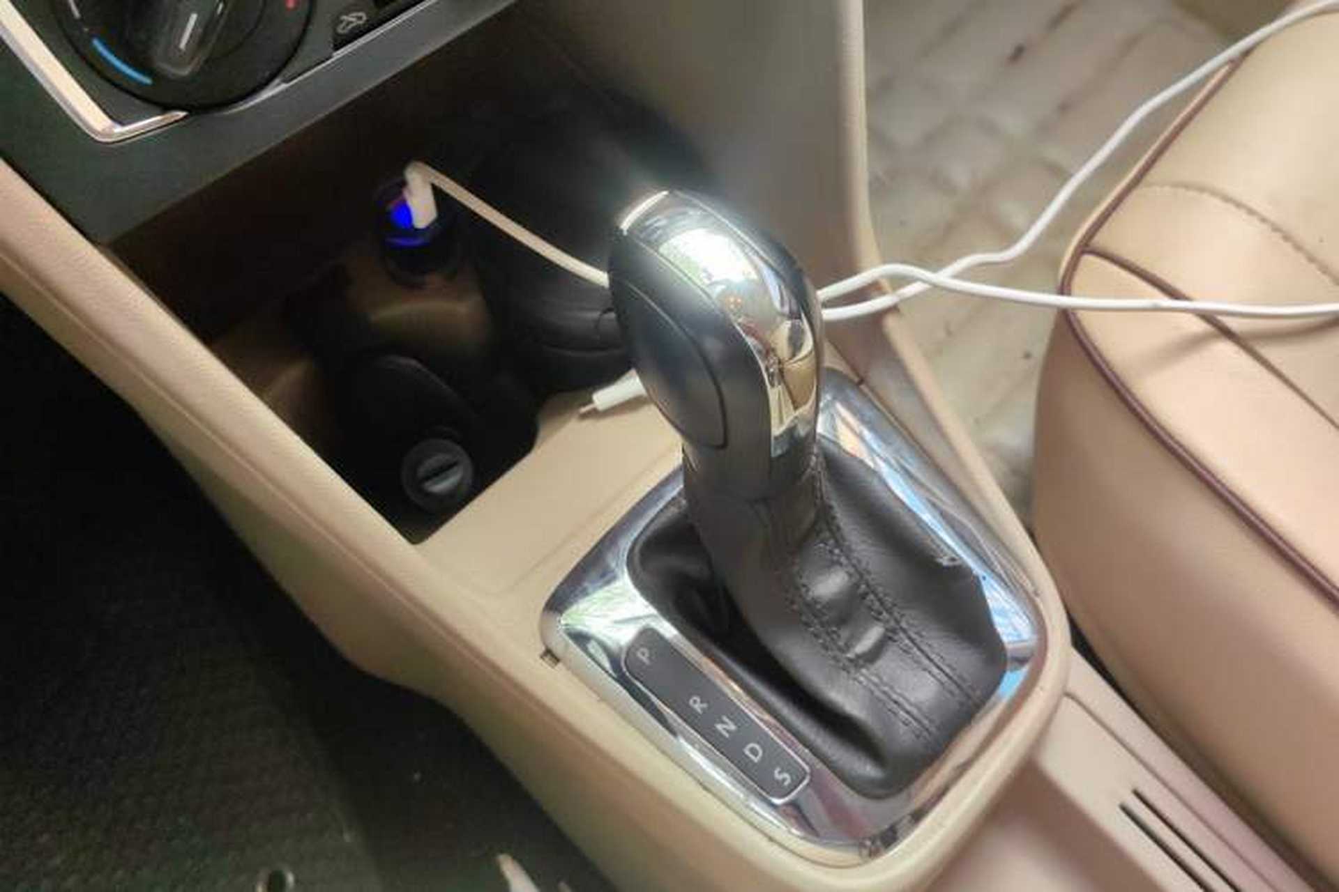 Used Volkswagen Jetta 2015 1.6L Automatic Comfort Model Gear Lever