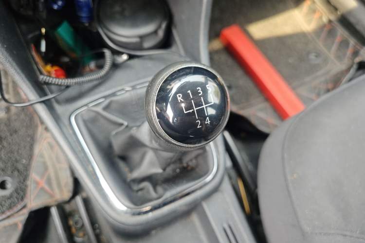 Used Volkswagen Jetta 2015 1.6L Manual Comfort Model Gear Lever