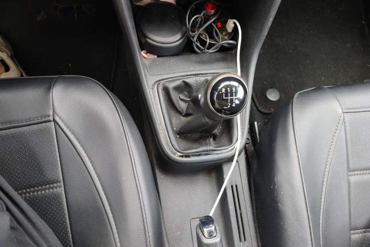 Used Volkswagen Jetta 2015 1.6L Manual Comfort Model Gear Lever