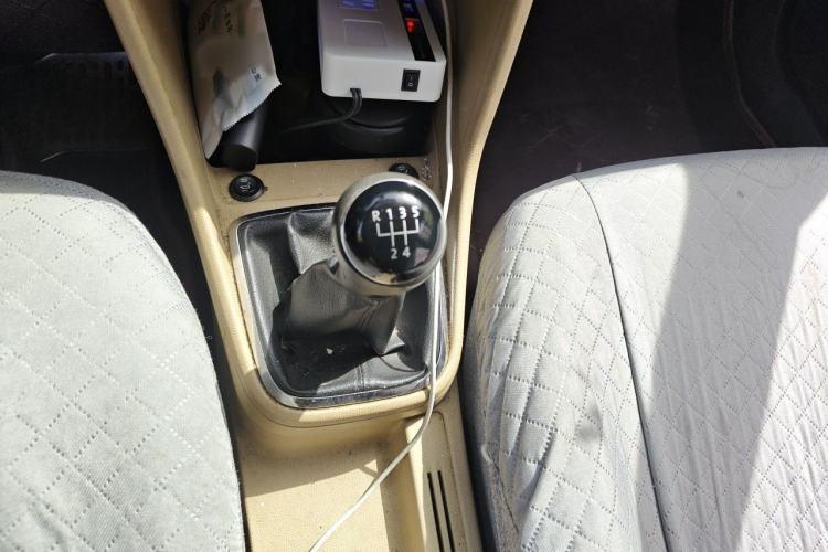Used Volkswagen Jetta 2015 1.6L Manual Comfort Model Gear Lever