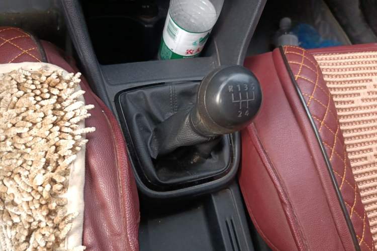 Used Volkswagen Jetta 2015 1.4L Manual Fashion Model Gear Lever