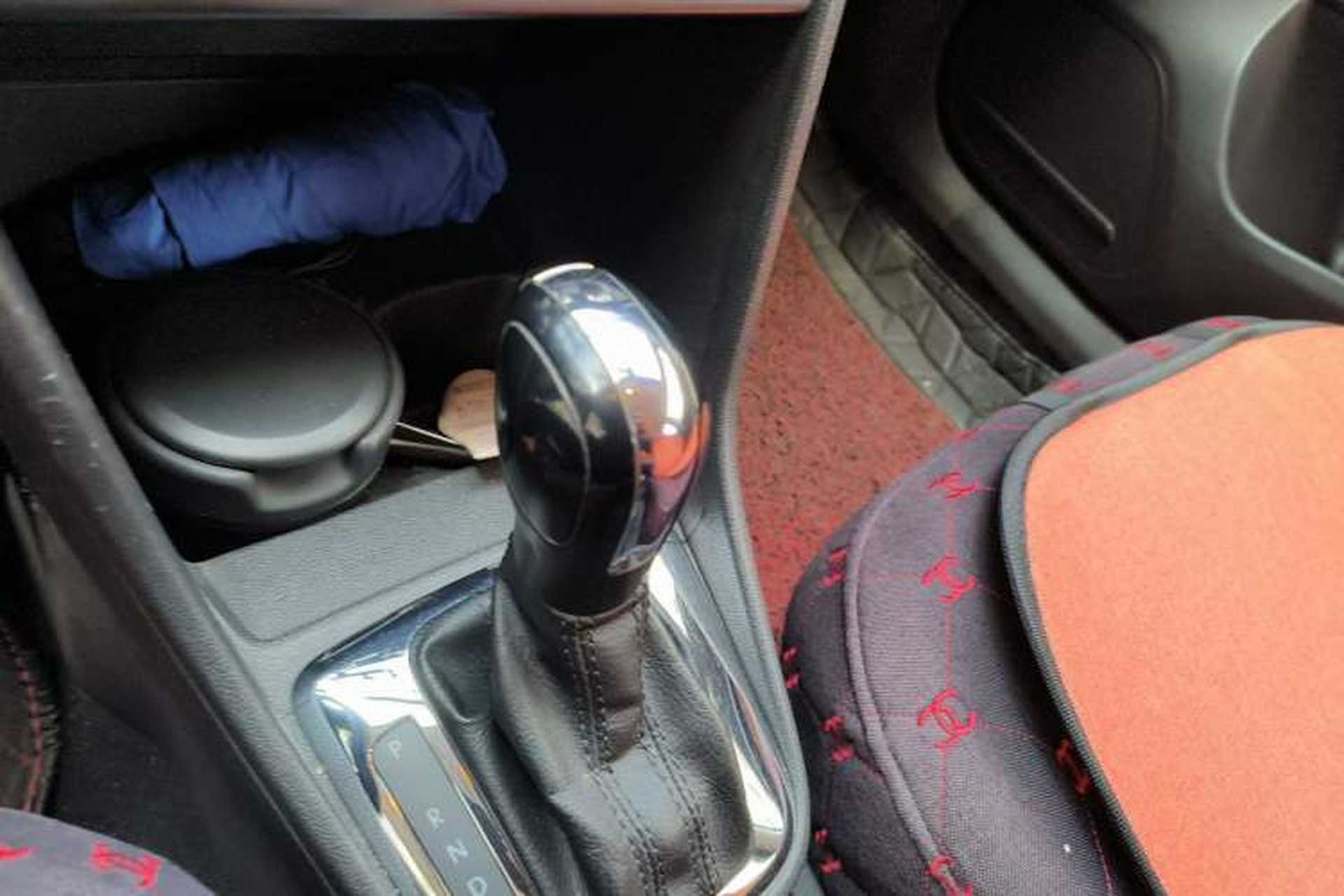 Used Volkswagen Jetta 2015 Value Edition 1.6L Automatic Fashion Version Gear Lever