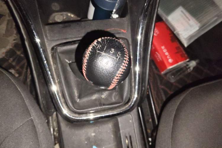 Used Volkswagen Jetta 2015 Zhuihui Edition 1.4L Manual Fashion Model Gear Lever