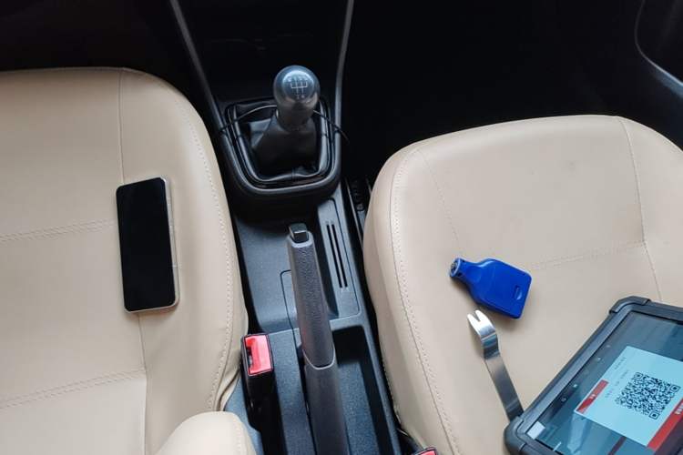 Used Volkswagen Jetta 2015 1.6L Manual Fashion Edition Gear Lever