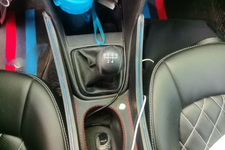 Used Volkswagen Jetta 2015 Zhuihui Edition 1.4L Manual Fashion Model Gear Lever