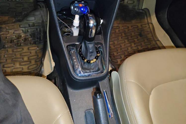 Used Volkswagen Jetta 2015 Value Edition 1.6L Automatic Fashion Version Gear Lever