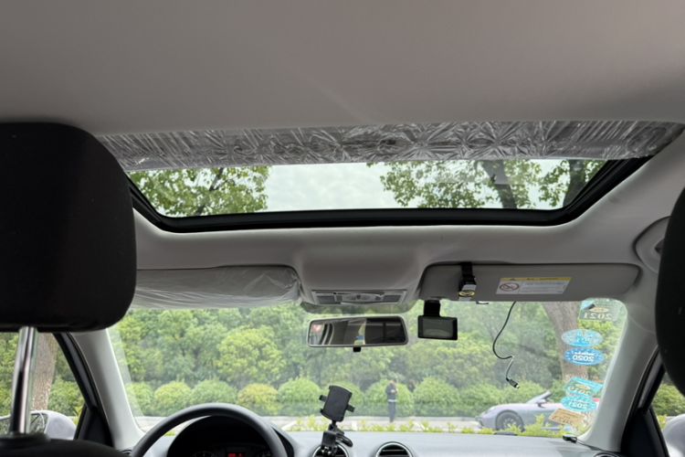 Used Volkswagen Jetta 2015 1.6L Automatic Comfort Model Headliner