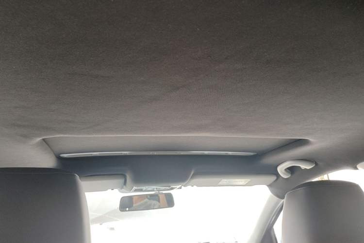 Used Volkswagen Jetta 2015 1.4L Manual Comfort Model Headliner