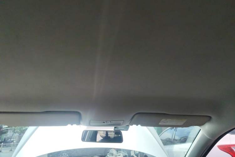 Used Volkswagen Jetta 2015 1.6L Manual Fashion Edition Headliner