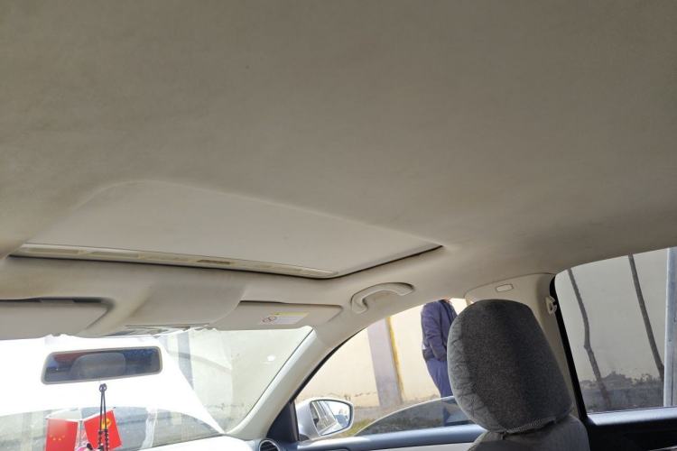 Used Volkswagen Jetta 2015 1.6L Manual Comfort Model Headliner
