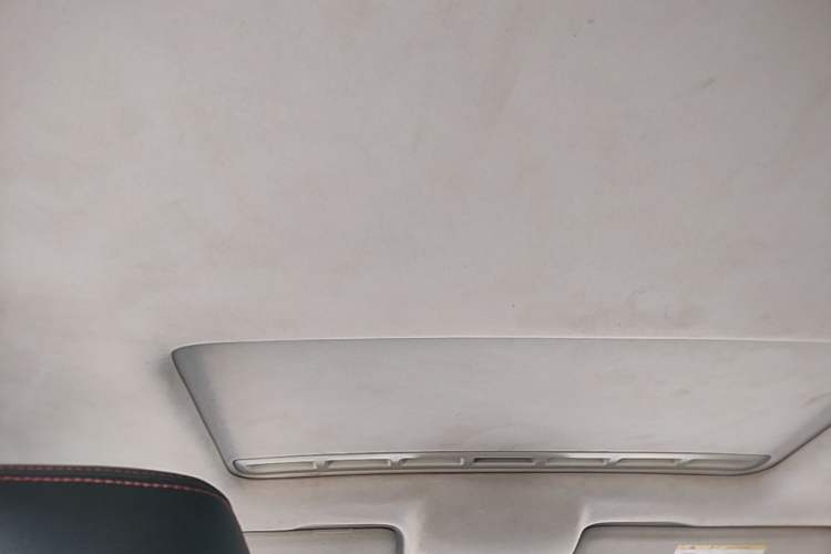 Used Volkswagen Jetta 2015 1.6L Manual Comfort Model Headliner