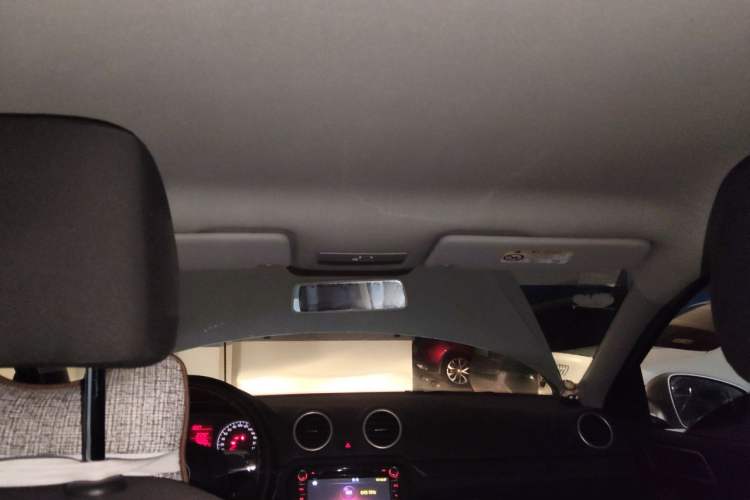 Used Volkswagen Jetta 2015 Zhuihui Edition 1.4L Manual Fashion Model Headliner