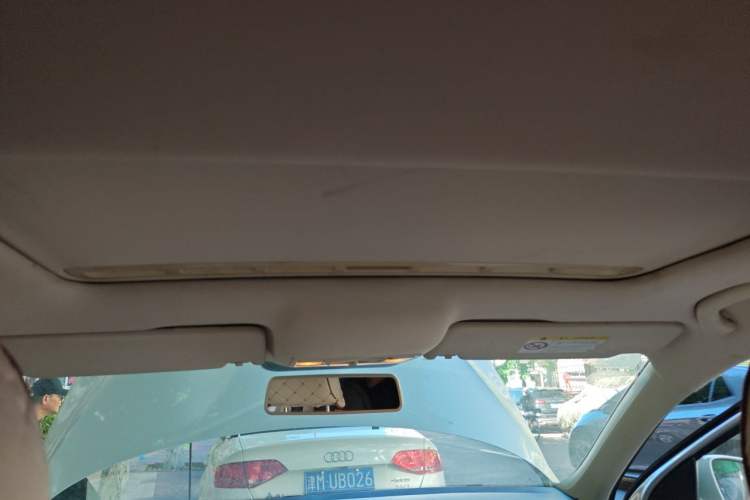 Used Volkswagen Jetta 2015 1.6L Manual Comfort Model Headliner