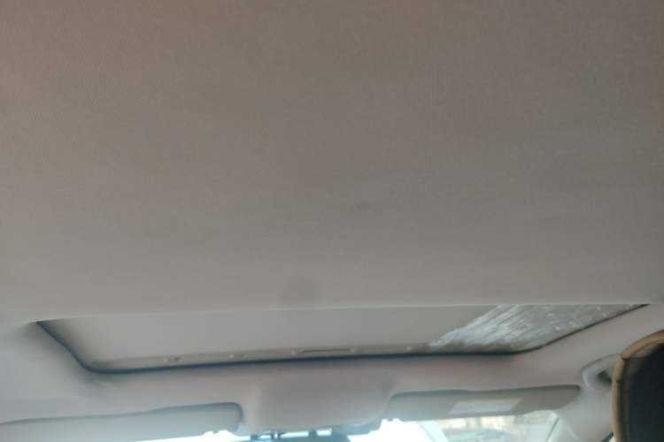 Used Volkswagen Jetta 2015 1.6L Manual Comfort Model Headliner