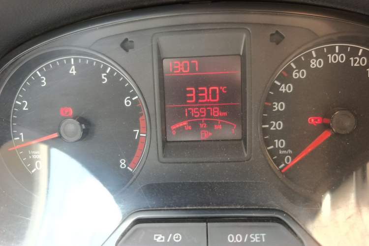 Used Volkswagen Jetta 2015 Value Edition 1.6L Manual Fashionable Style Instrument Cluster