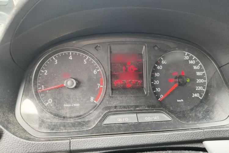 Used Volkswagen Jetta 2015 Value Edition 1.6L Automatic Comfort Version Instrument Cluster