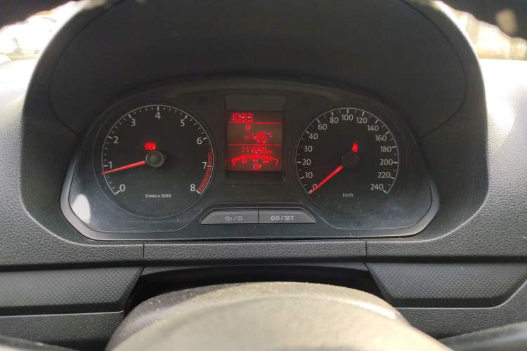 Used Volkswagen Jetta 2015 1.6L Manual Fashion Edition Instrument Cluster