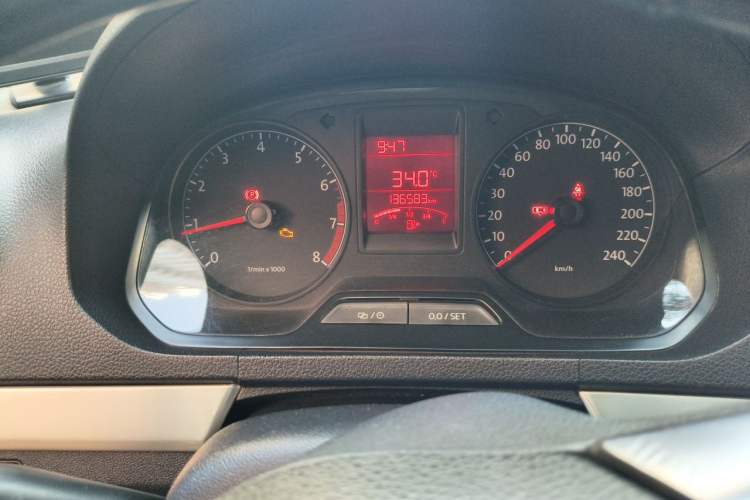 Used Volkswagen Jetta 2015 Value Edition 1.6L Manual Fashionable Style Instrument Cluster