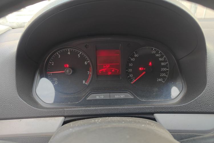 Used Volkswagen Jetta 2015 Value Edition 1.6L Automatic Comfort Version Instrument Cluster