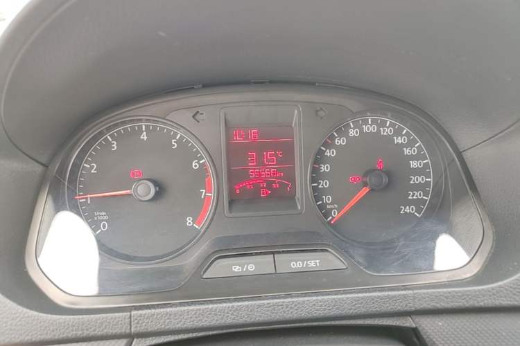 Used Volkswagen Jetta 2015 Zhuihui Edition 1.4L Manual Fashion Model Instrument Cluster