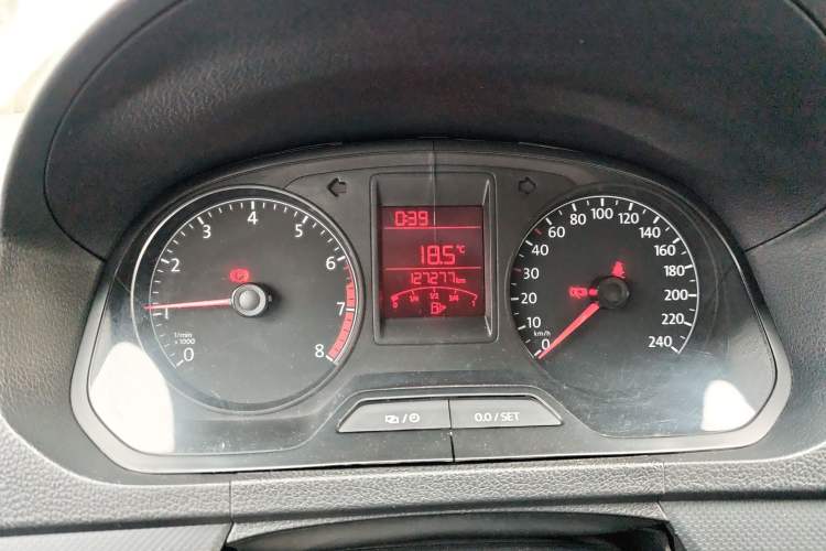 Used Volkswagen Jetta 2015 Zhuihui Edition 1.4L Manual Fashion Model Instrument Cluster