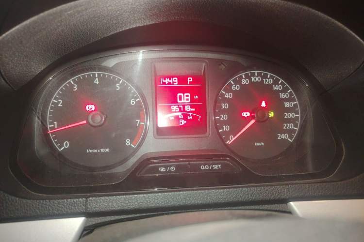 Used Volkswagen Jetta 2015 Value Edition 1.6L Automatic Comfort Version Instrument Cluster