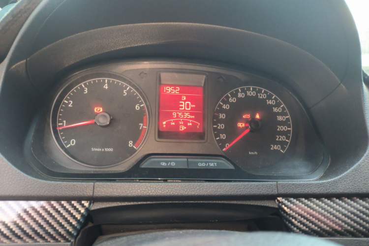 Used Volkswagen Jetta 2015 Zhuihui Edition 1.6L Manual Comfort Model Instrument Cluster